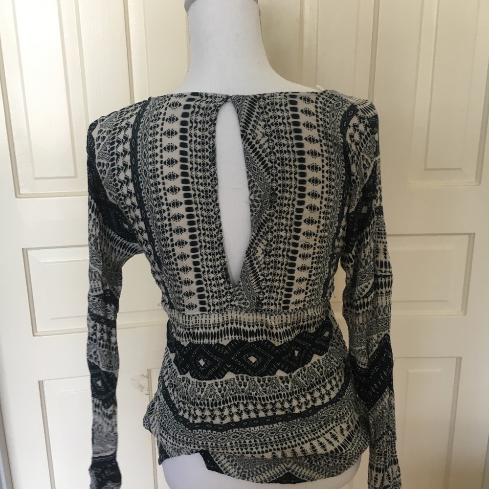 Flowy Top! - Picture 2 of 2